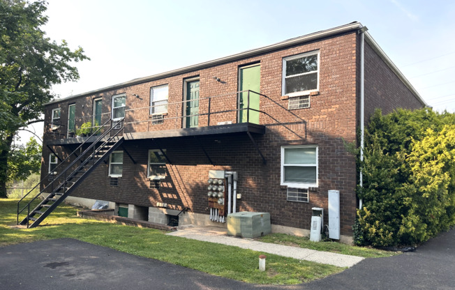 Mount Vernon St E 100