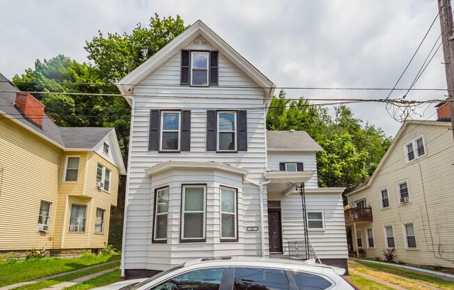 Stunning 3 bedroom home in Etna available May 1!