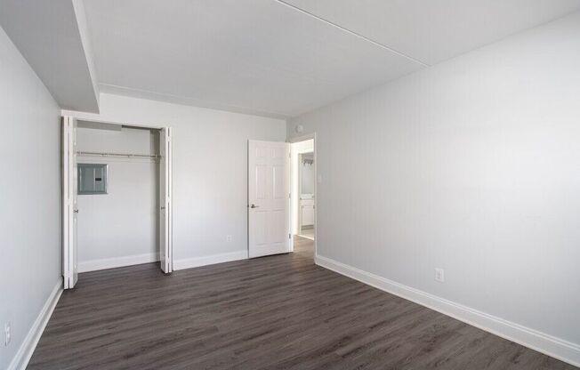 Primary Bedroom (2BR, 1BA 765SF)