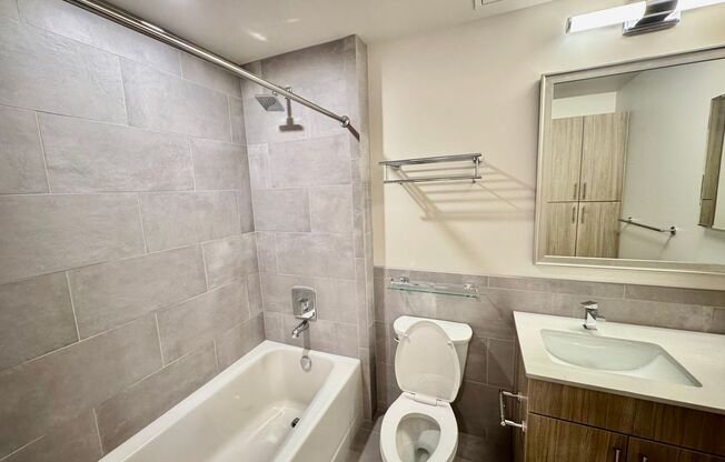 1 bed, 1 bath, $3,000, Unit 419