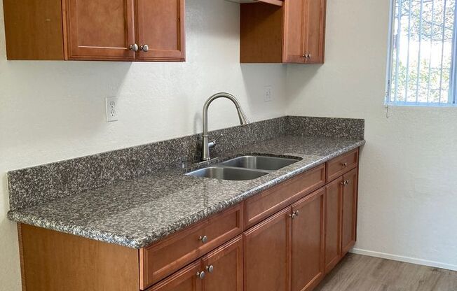 2 beds, 1.5 baths, 925 sqft, $2,395, Unit Thorne #06
