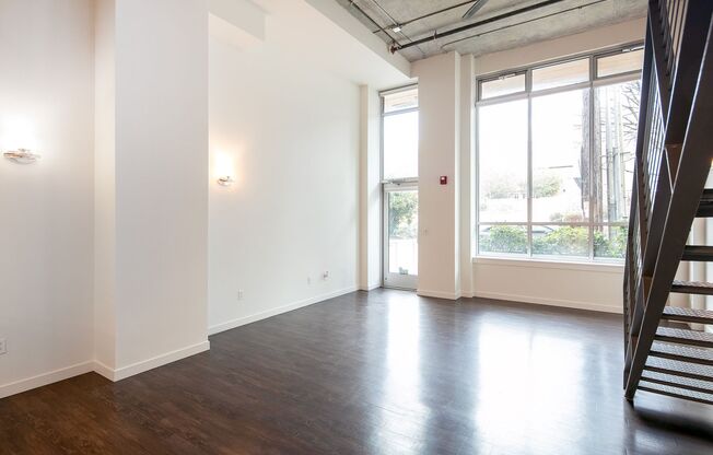 1 bed, 1 bath, 1,005 sqft, $2,795, Unit 102