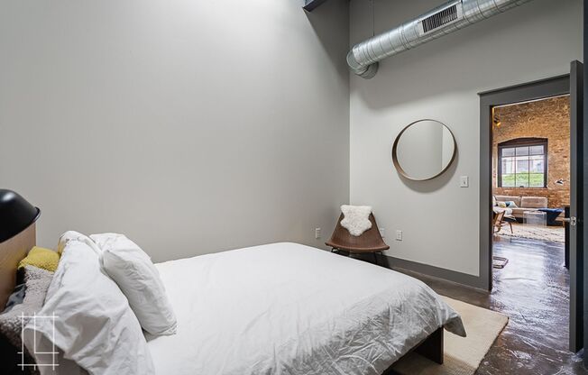 1 bed, 1 bath, $1,650, Unit 727 N. 4th St. Apt. 130