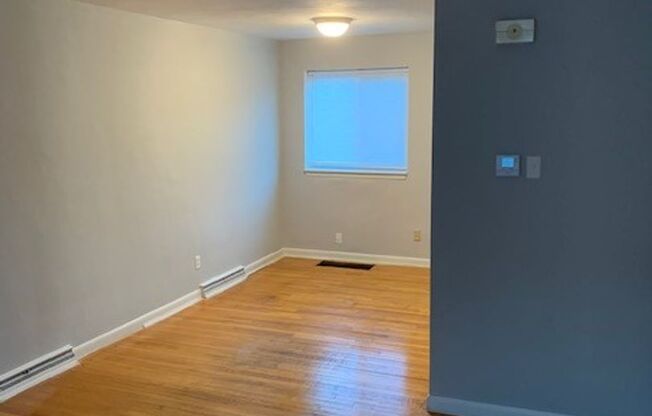 2 beds, 1 bath, 800 sqft, $1,200