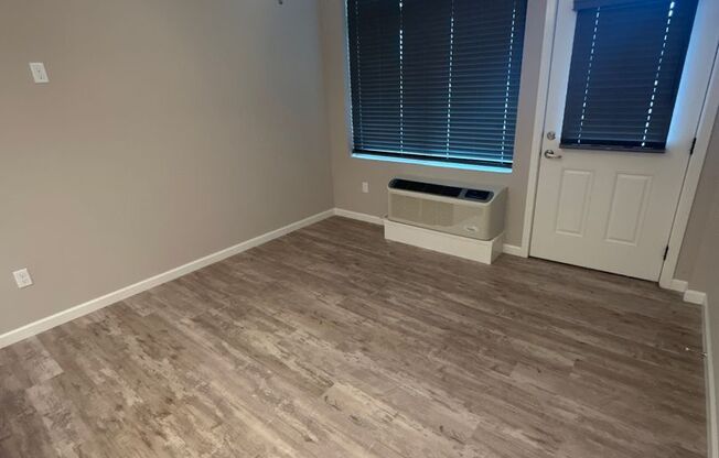Studio, 1 bath, 500 sqft, $995, Unit 26