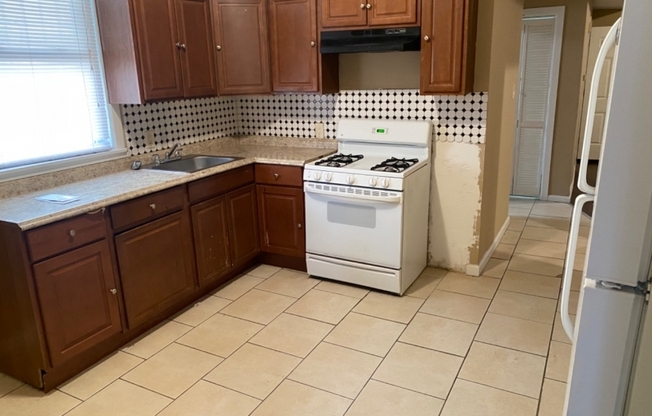 325 S 19 ST
