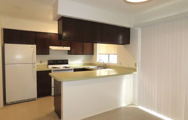 2 beds, 1.5 baths, $1,100, Unit APARTMENT # 3