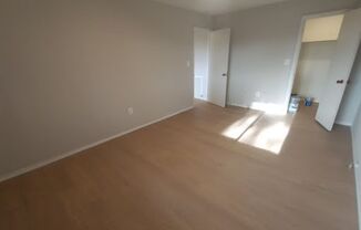 2 beds, 1 bath, $1,850, Unit 8810 - 303