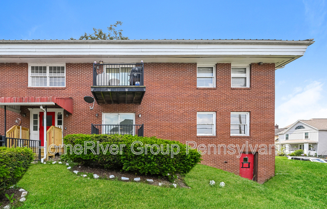 901 CRES AVE