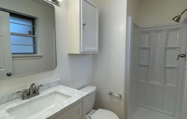 3 beds, 2 baths, $1,650