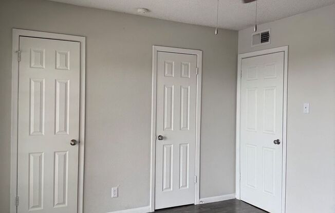 2 beds, 1.5 baths, 1,156 sqft, $1,250, Unit 15-1501