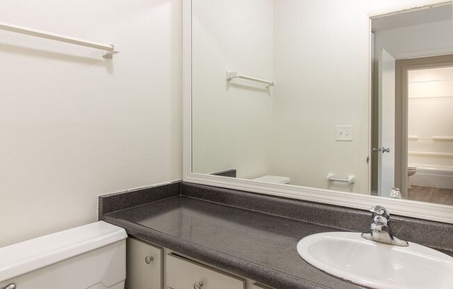 2 beds, 1.5 baths, 680 sqft, $1,350, Unit 317