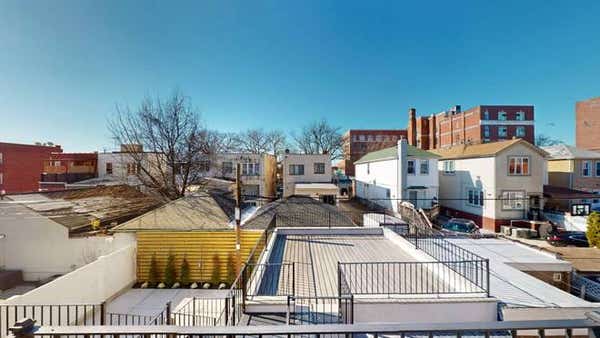 2434 E 2 ST