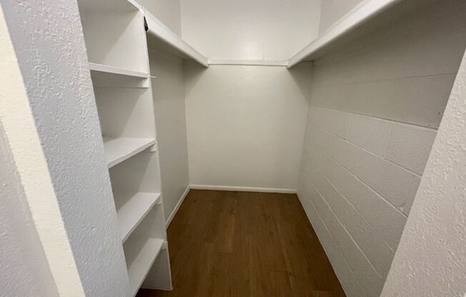 2 beds, 2 baths, 950 sqft, $1,250, Unit 534J