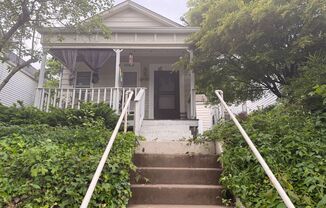 2 bedroom duplex in the highlands!