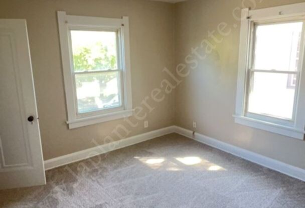 3 beds, 1 bath, $1,300