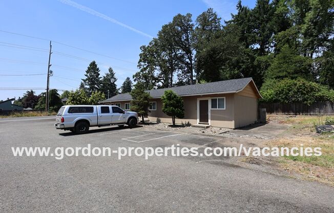 SE Arista Dr - 1 bedroom apartment in the heart of Oak Grove
