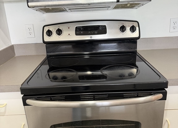 1 bed, 1 bath, 645 sqft, $2,000, Unit 516