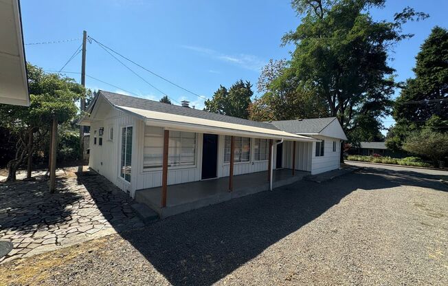 3 Bedroom, 2 Bathroom House in West Eugene