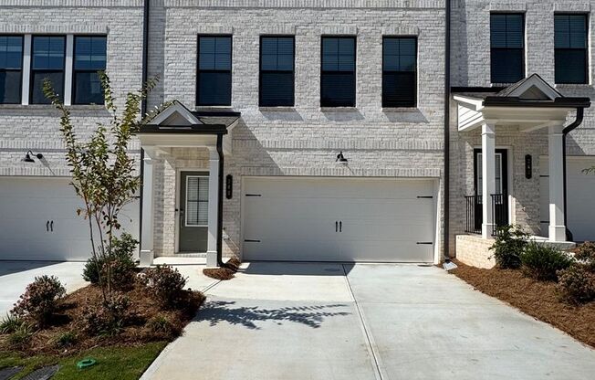 Beautiful 3 Bedroom 3.5 Bath Townhome in Lawrenceville.