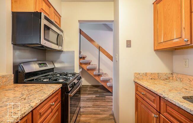 2 beds, 1.5 baths, $1,425, Unit 411 E Buttles Ave Apt. I