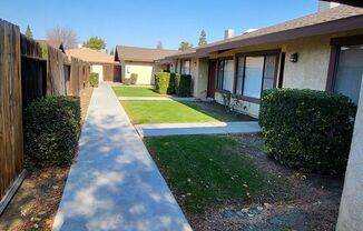 2795p- 649- 7512 Stockdale Hwy MG