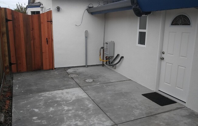Brand new in law/studio unit with private entrance!