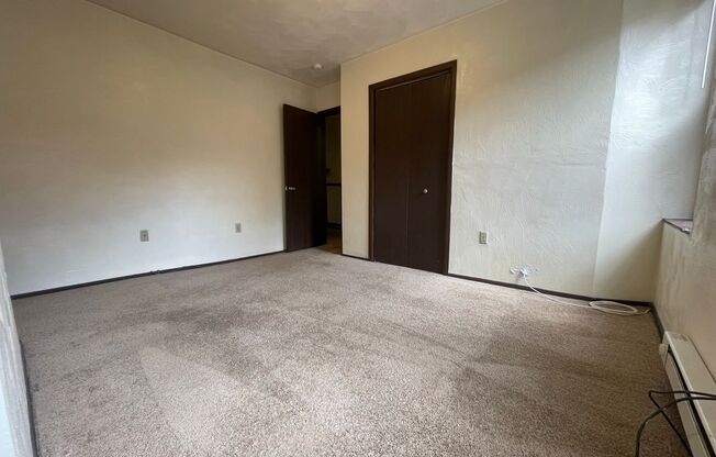 Spacious 2BR On Bates Street - Walking Distance to Pitt Campus Buildings & Forbes Ave! Call Today to Tour!