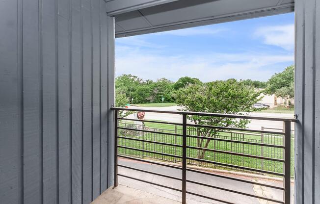 1 bed, 1 bath, 586 sqft, $694