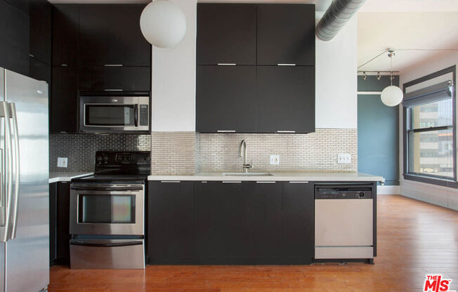 Studio, 1 bath, 760 sqft, $2,250, Unit 714