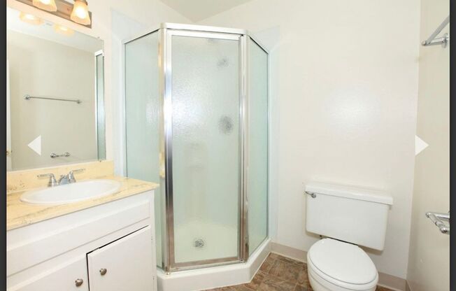 2 beds, 2 baths, 925 sqft, $1,995, Unit 16