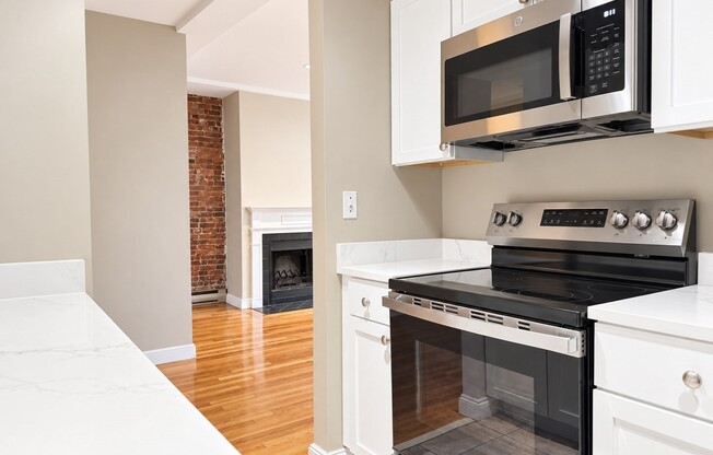 2 beds, 1 bath, 850 sqft, $3,850, Unit TEN