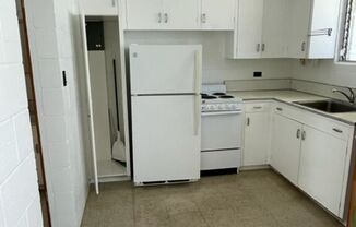 1 bed, 1 bath, $1,500, Unit ML028 913 Coolidge Street #B Honolulu HI 96826