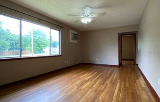 1520 E 49th Street