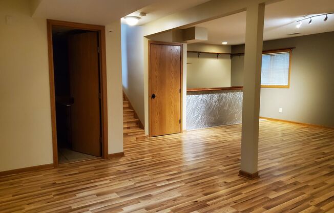 Elliot Park Minneapolis, Stand Alone House, Updated and Eco-friendly