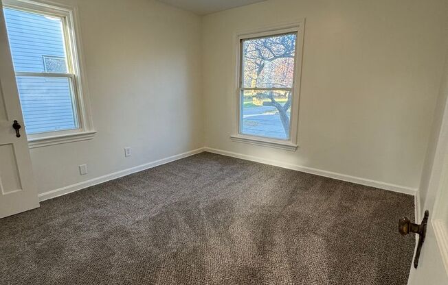 3 beds, 1 bath, $1,400