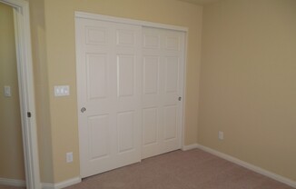 5 beds, 3.5 baths, $2,895