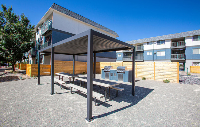 Grilling Picnic Area at Encanto Lofts in Albuquerque New Mexico