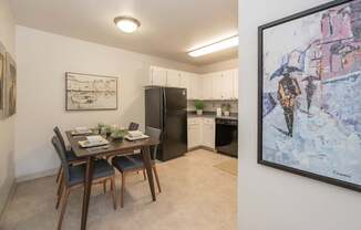 River Pointe model 2x2 dining room