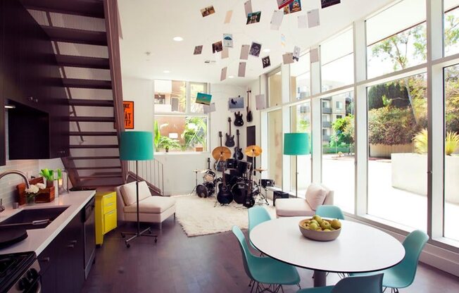 MODERN APARTMENTS IN HOLLYWOOD, LOS ANGELES