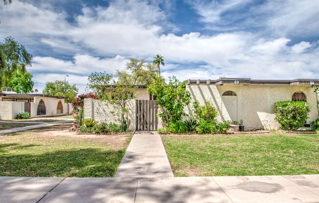 Charming 3 bedroom Townhome near MCC & Medical Center!