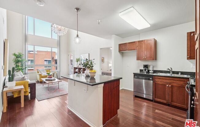 2 beds, 2 baths, 1,186 sqft, $3,600, Unit 440