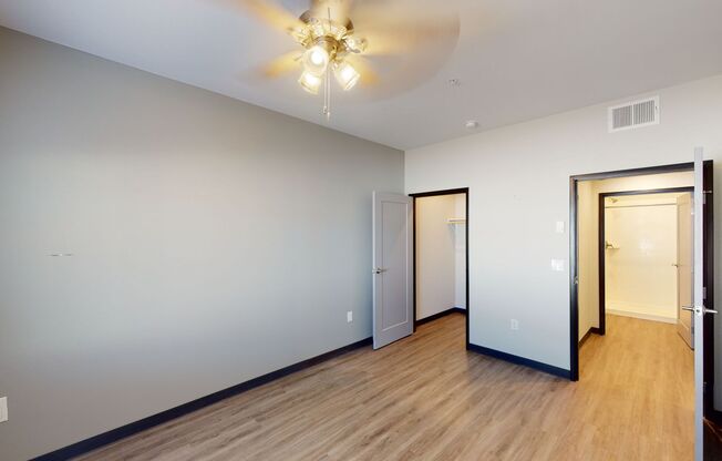 2 beds, 2 baths, 988 sqft, $1,280, Unit 3200-100