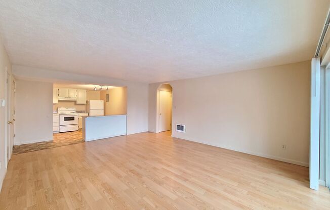 1 bed, 1 bath, 900 sqft, $1,095, Unit 106