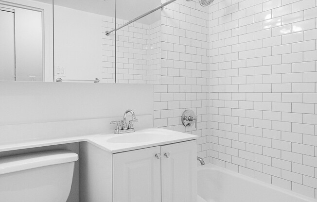 Studio, 1 bath, $4,100, Unit 2H