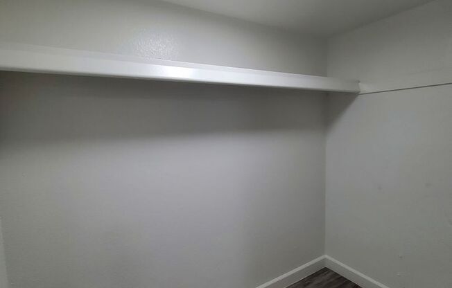 2 beds, 2 baths, 977 sqft, $1,545, Unit 08