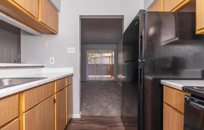 2 beds, 2 baths, 810 sqft, $1,230