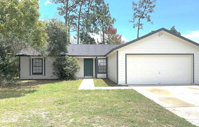 3 BED/ 2 BATH HOME IN DELTONA!