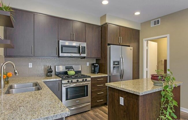 Spacious 2 Bedroom + Office/Den Townhome in Beautiful San Marcos, CA
