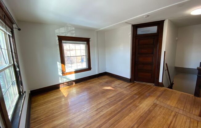 2 beds, 1 bath, 1,150 sqft, $975, Unit 1